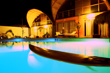 Our polychromatic pool gives the Kites Mancora night life a whole new feel.